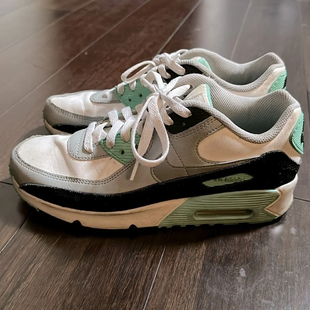 Nike Air Max 90 in Gray and Teal - 7Y